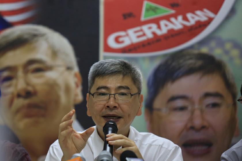 Datuk Mah Siew Keong holds a press conference at PGRM centre, May 29, 2014. u00e2u20acu201d Picture by Saw Siow Feng
