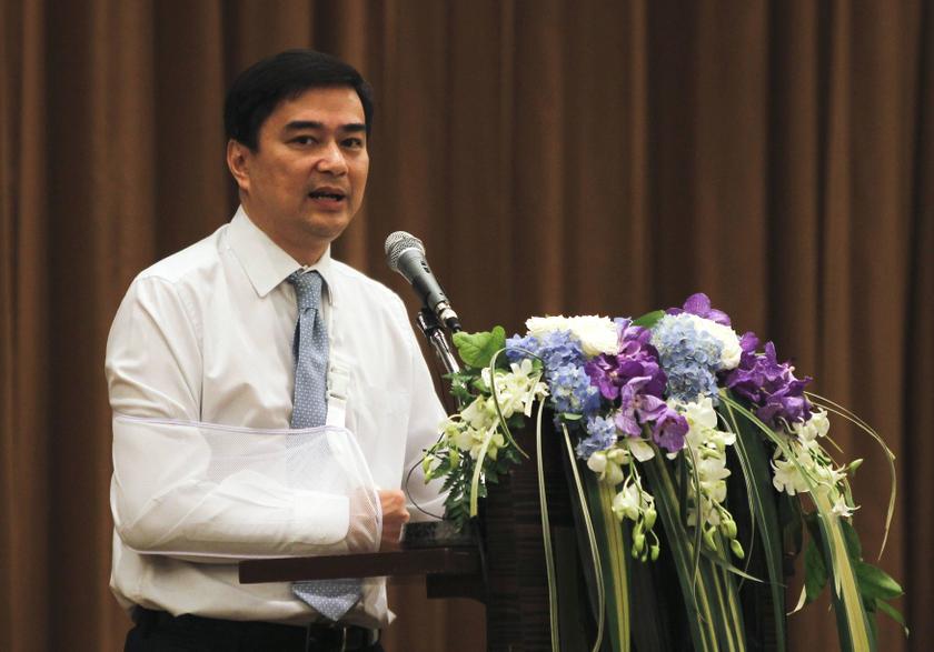 Thailandu00e2u20acu2122s opposition leader and former Prime Minister Abhisit Vejjajiva speaks during a news conference at a hotel in Bangkok May 3, 2014. u00e2u20acu201d Reuters pic