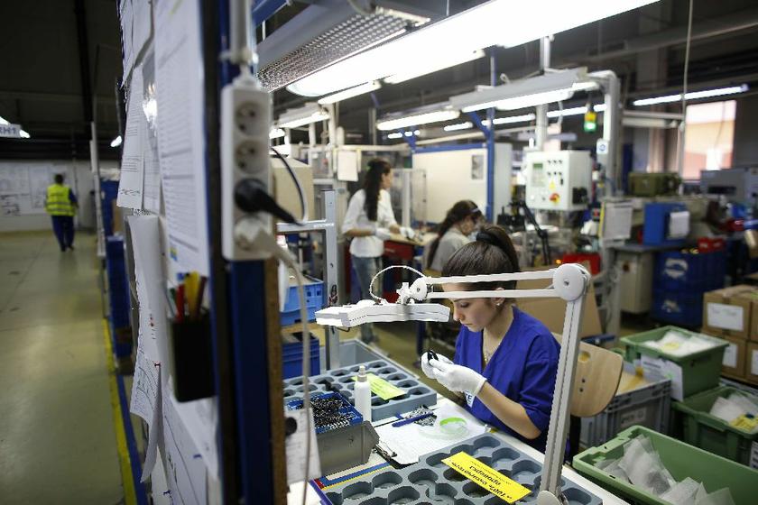 Employees at the Witte Automotive plant in Ruse, western Bulgaria, April 9, 2014 Reuters