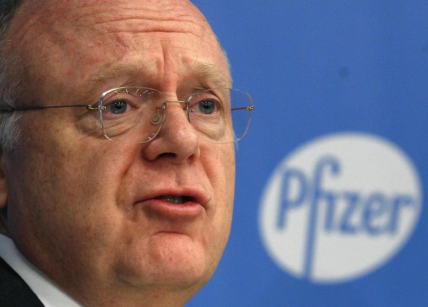 Ian Read, chief executive officer of Pfizer, speaks at a news conference in New York November 5, 2013 Reuters