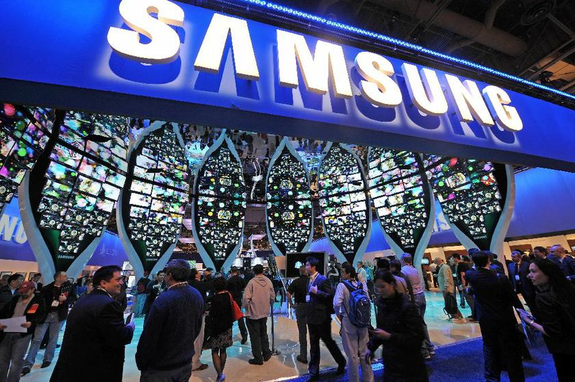 samsung generic - Samsungu00e2u20acu2122s virtual reality headset could be revealed before the end of this year. AFP-Relaxnews