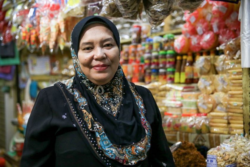 Tumpat resident Che Rohani Che Mat (pic) speaks to The Malay Mail Online on hudud law in Kelantan. u00e2u20acu2022 Picture by Saw Siow Feng