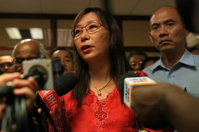 DAPu00e2u20acu2122s Teresa Kok speaks to reporters at the Kuala Lumpur High Court, May 6, 2014. u00e2u20acu2022 Picture by Saw Siow Fengn