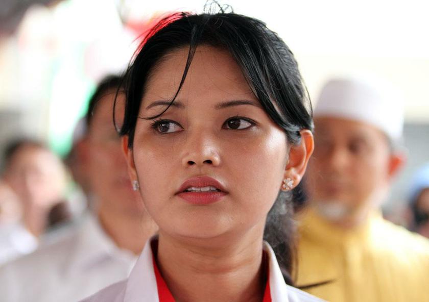 DAP's candidate for the Teluk Intan by-election, Dyana Sofya Mohd Daud in Teluk Intan, May 17, 2014. u00e2u20acu201d Picture by Yusof Mat Isa