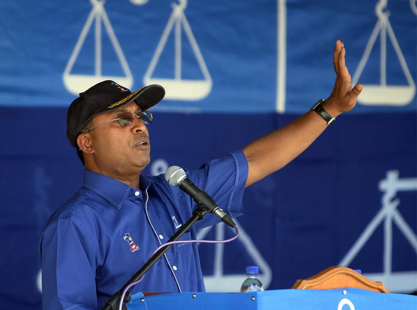 Perak Mentri Besar Datuk Zambry Abdul Kadir gives a speech in Kampung Air Hitam in Teluk Intan, Perak May 21, 2014. u00e2u20acu201d Picture by Yusof Mat Isa