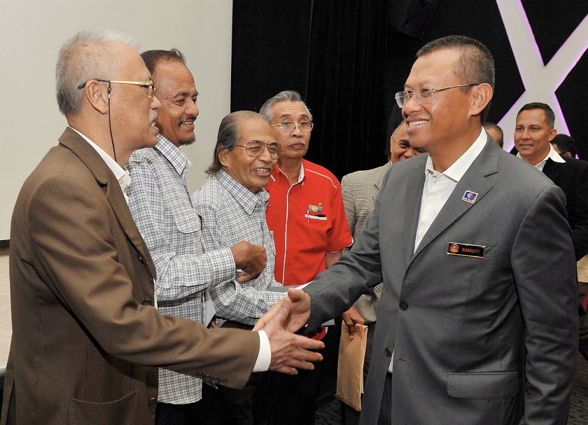 Communication and Multimedia Minister Datuk Seri Ahmad Shabery Cheek (right) attends an event at National Film Development Corporation Malaysia (FINAS) in Kuala Lumpur, on May 19, 2014. u00e2u20acu201d Bernama pic