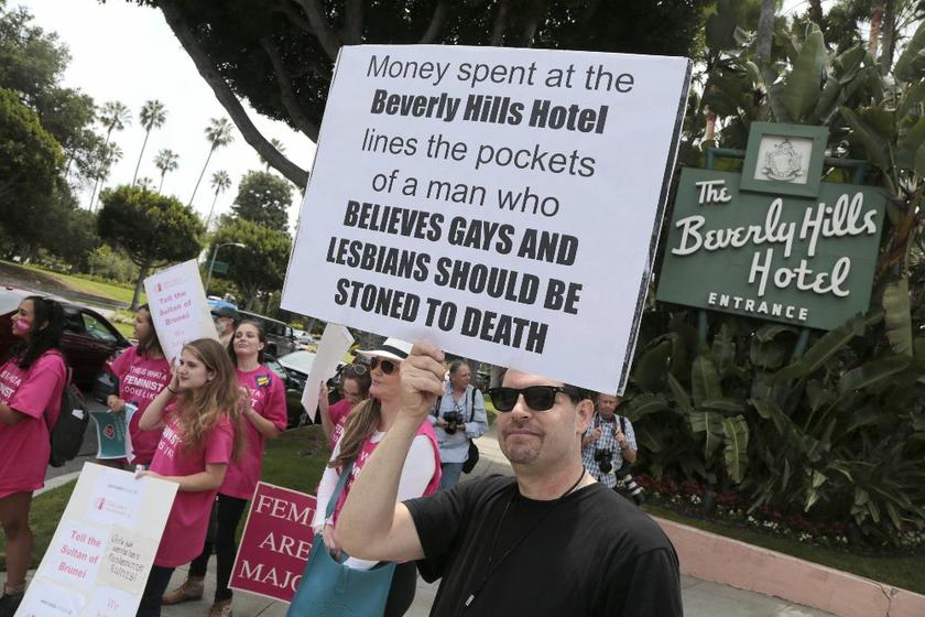 People protest outside the Beverly Hills Hotel, which is owned by the Sultan of Brunei, over Brunei's strict sharia law penal code in Beverly Hills, California May 5, 2014. u00e2u20acu201d Reuters pic
