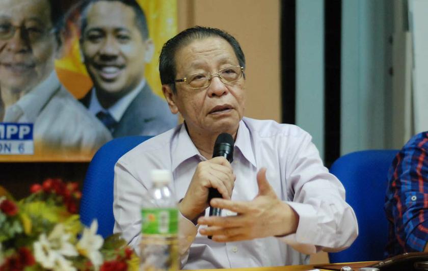 Lim Kit Siang at the May 13 Forum organised by PAS Shah Alam, May 8, 2014. Picture by Yusof Mat Isa