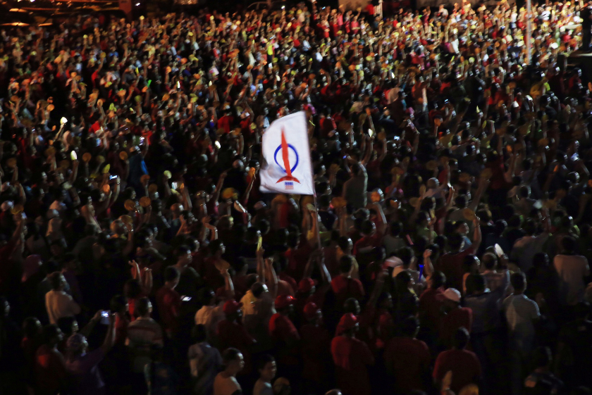 Thousands of Teluk Intan residents attend the last DAP rally on May 30, 2014, before polling day in Teluk Intan on May 31. u00e2u20acu201d Picture by Saw Siow Feng