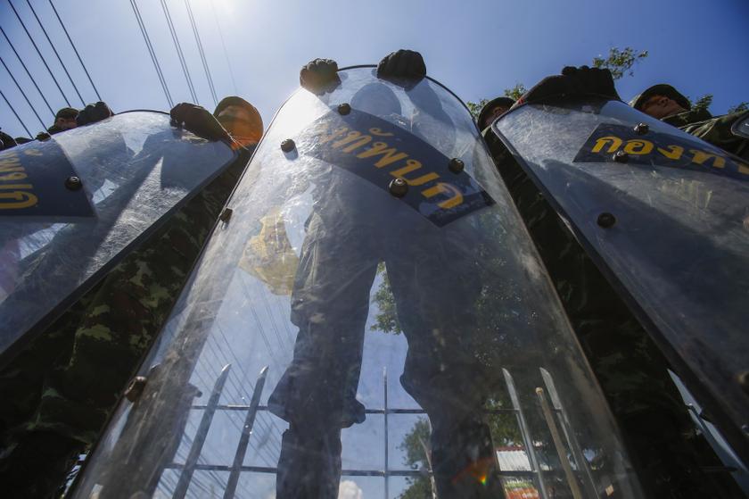 Thai soldiers stand guard as they provide security at the Army Club where Thailand's army chief holds a meeting with groups and organisations with a central role in the crisis, in central Bangkok May 22, 2014. u00e2u20acu201d Reuters pic