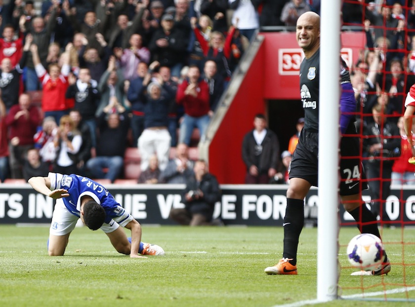 Everton's Antolin Alcaraz (left) and team mate Tim Howard (right) react after Alcaraz scored an own goal during their English Premier League match against Southampton at St Mary's stadium in Southampton, southern England April 26, 2014. u00e2u20acu201du00c2u00a0Reuters pic