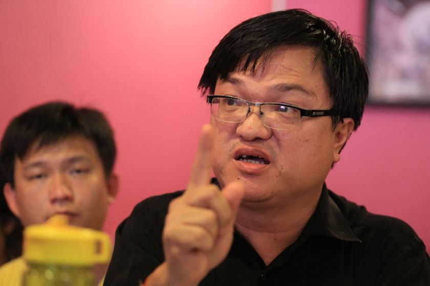 Bersih 2.0 committee member Wong Chin Huat speaking at a press conference in Teluk Intan, May 28, 2014. u00e2u20acu201d Picture by Saw Siow Feng 