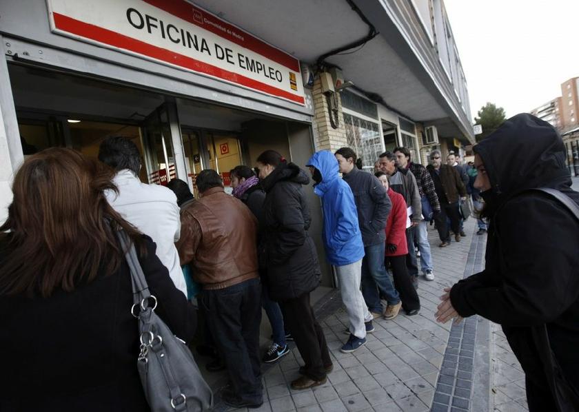 Queue at a government job centre in Marbella, Spain, December 2, 2011 u00e2u20acu201c picture of the past as the euro-area jobless rate fell to 11.7 per cent in April 2014 from 11.8 per cent a month earlier Reuters