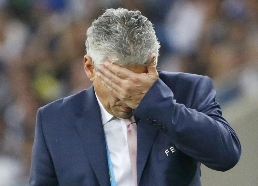 Ecuador's coach Reinaldo Rueda reacts during their 2014 World Cup Group E soccer match against France at the Maracana stadium in Rio de Janeiro June 25, 2014.