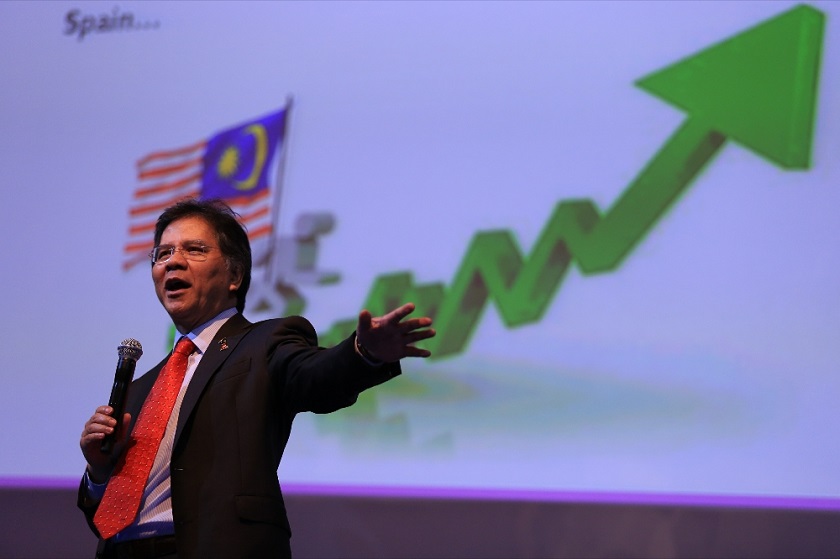 Datuk Seri Idris Jala, Chief Executive Officer, PEMANDU, at the Invest Malaysia 2014 at the Mandarin Oriental Hotel, Kuala Lumpur, June 9, 2014. u00e2u20acu201d Picture by Saw Siow Feng