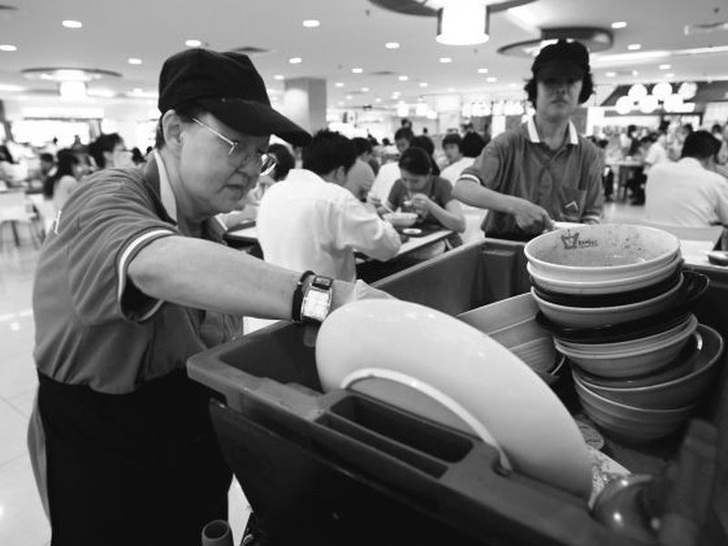 According to a  report released by the MOMu00e2u20acu2122s Research and Statistics Department, Singaporeu00e2u20acu2122s unemployment rates were relatively still low. u00e2u20acu2022 File pic