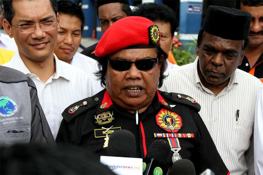 MJMM President, Abdul Rani Kulup Abdullah, speaks to reporters after lodging a police report against Cadbury in IPD Dang Wangi, Kuala Lumpur on June 4, 2014. u00e2u20acu201d Picture by Yusof Mat Isa
