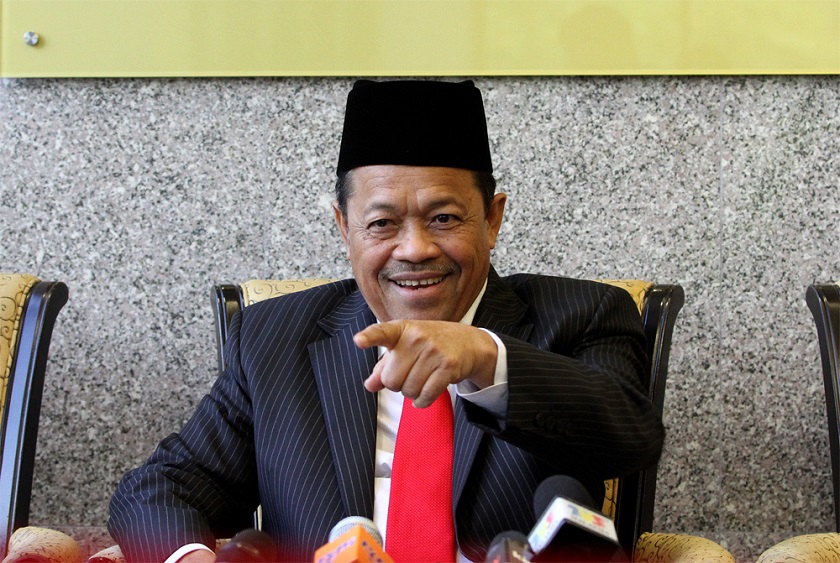 Member of the Parliament of Arau, Datuk Seri Shahidan Kassim speaks to reporters during press conference at Parliament, June 9, 2014. u00e2u20acu201d Picture by Yusof Mat Isa