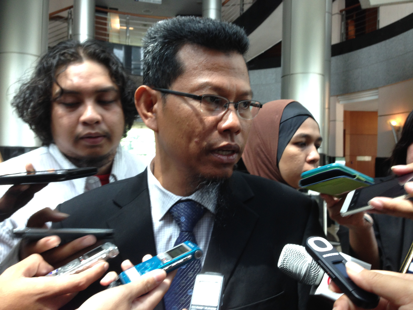Selangor executive councillor Dr Ahmad Yunus Hairi said that based on water levels at retention ponds and dams, the state has enough water to last for at least four to five months, on June 17, 2014. u00e2u20acu201d Picture by Melissa Chi