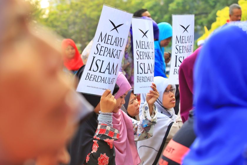 Muslim supporters gather in front of the Federal Court as they wait for the decision on the appeal by the Catholic church against a lower courtu00e2u20acu2122s decision forbidding it to use the word 'Allah' in its publication, June 23, 2014. u00e2u20acu201d Picture by Saw Siow F
