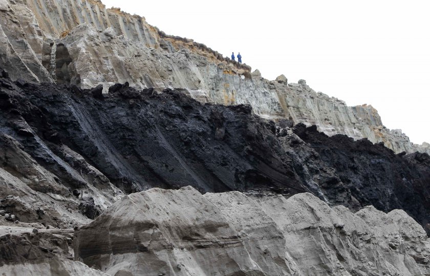 A general view of earth and brown coal is seen in the open-cast lignite mine u00e2u20acu02dcTagebau Nochtenu00e2u20acu2122 near the Boxberg power station in the German state of Brandenburg in this April 30, 2013 file photo. u00e2u20acu201d Reuters pic