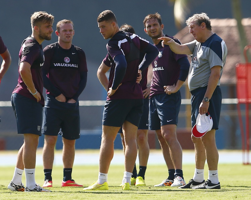 England's manager Roy Hodgson (right) speaks to (from left) Luke Shaw, Wayne Rooney, Ross Barkley and Frank Lampard during a training session ahead of the 2014 World Cup in Rio de Janeiro, June 9, 2014.u00c2u00a0u00e2u20acu201d Reuters pic