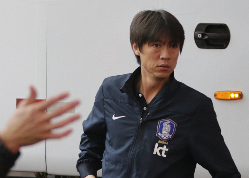 South Korea's national soccer coach Hong Myung-bo returns to his hotel in Foz do Iguacu, July 3, 2014. u00e2u20acu201d Reuters pic