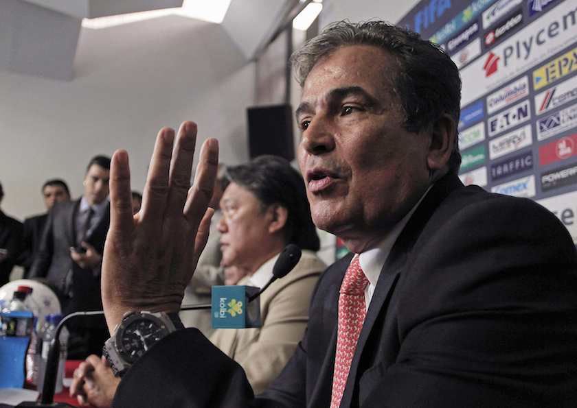 Jorge Luis Pinto speaks to the media, as Costa Rican Football Federation President Eduardo Lee listens in San Jose July 24, 2014. u00e2u20acu201d Reuters pic