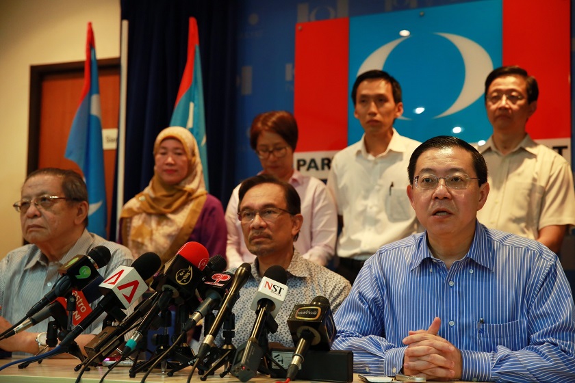 DAP parliamentary leader Lim Kit Siang, Datuk Seri Anwar Ibrahim, and DAP secretary-general Lim Guan Eng at an emergency press conference at PKRu00e2u20acu2122s headquarters today, August 12, 2014. u00e2u20acu201d Picture by Saw Siow Feng