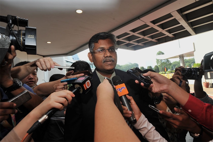 V.Ganabatirau arriving at the Bangunan Sultan Salahuddin Abdul Aziz Shah (SUK) in Shah Alam, August 13, 2014. u00e2u20acu201d Picture by Yusof Mat Isa