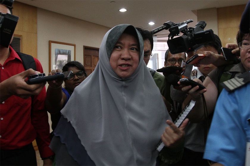 Halimah Ali arriving at the Bangunan Sultan Salahuddin Abdul Aziz Shah (SUK) in Shah Alam, August 13, 2014. u00e2u20acu201d Picture by Yusof Mat Isa