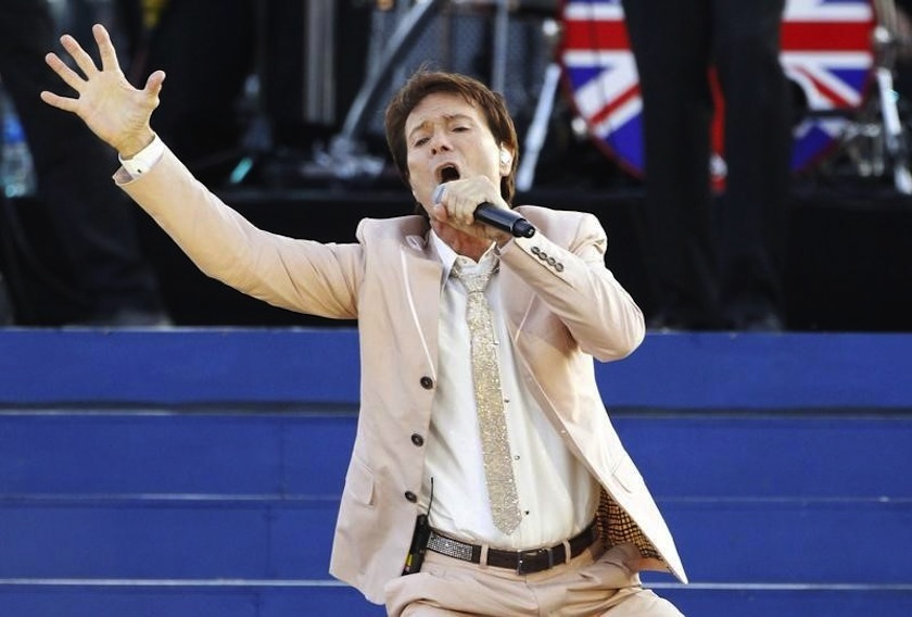 Singer Cliff Richard performs during the Diamond Jubilee concert in front of Buckingham Palace in London June 4, 2012. u00e2u20acu201d Reuters pic
