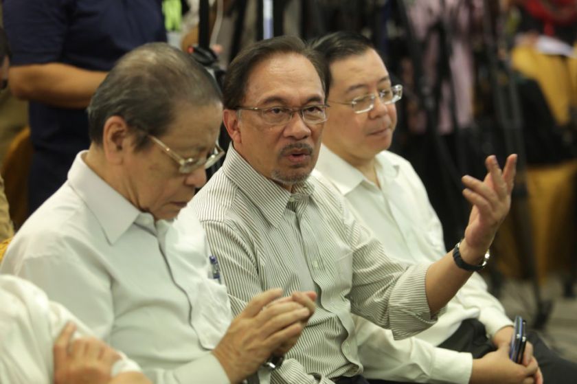 DAP leader Lim Kit Siang, PKR de factor leader Datuk Seri Anwar Ibrahim and DAP Secretary General Lim Guan Eng attend the PKR press conference on August 14, 2014, Subang Jaya. u00e2u20acu201d Picture by Choo Choy May
