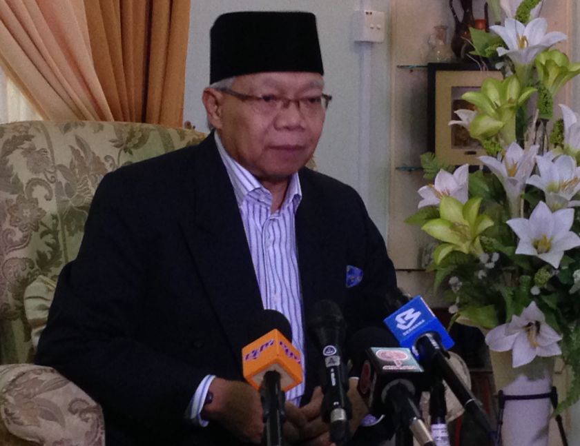 Former PAS member Datuk Hasan Mohamed Ali alleged that two former party colleagues were coerced into declaring themselves against Selangor Mentri Besar Tan Sri Khalid Ibrahim, but failed to give evidence to support his claim. u00e2u20acu201d Picture by Melissa Chi