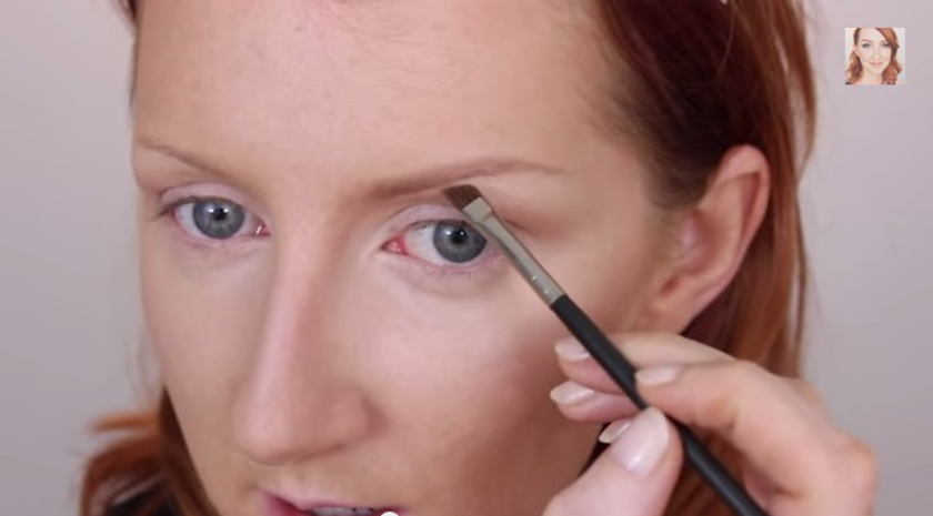 This screenshot from the 'How to Get Perfect Eyebrows' tutorial shows Irish blogger Sharon Farrell giving tips on how to draw the perfect eyebrows.
