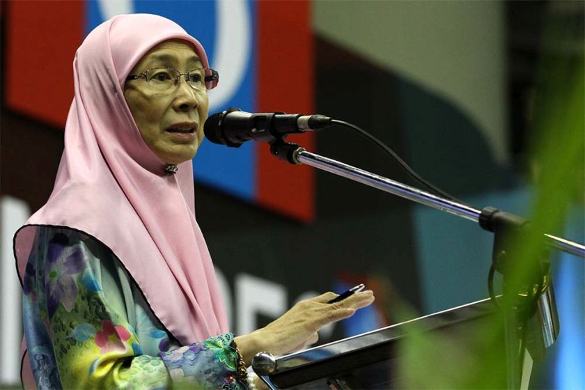 Datuk Seri Wan Azizah speaks at the 2014 PKR Congress in Shah Alam, August 24, 2014. u00e2u20acu2022 Picture by Yusof Mat Isa 