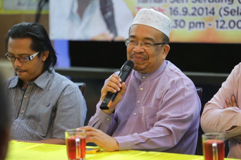 Datuk Phahrolrazi Zawawi speaks during the launching ceremony of the Persatuan Ummah Sejahtera Malaysia Wilayah Persekutuan and the u00e2u20acu02dcPresident Disayangi PR Dikekaliu00e2u20acu2122 dialogue, September 17, 2014. u00e2u20acu201d Picture by Choo Choy May