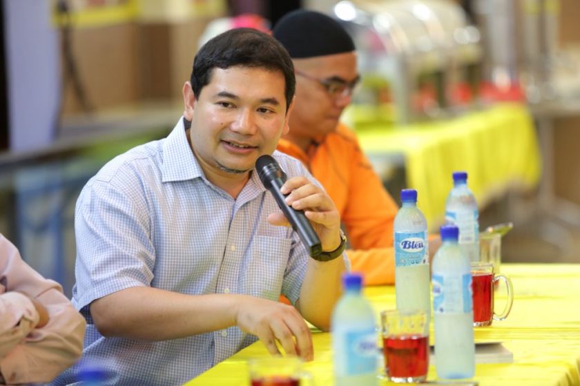 Rafizi Ramli speaks at the launching ceremony of the Persatuan Ummah Sejahtera Malaysia Wilayah Persekutuan and the u00e2u20acu02dcPresident Disayangi PR Dikekaliu00e2u20acu2122 dialogue, September 17, 2014. u00e2u20acu201d Picture by Choo Choy May