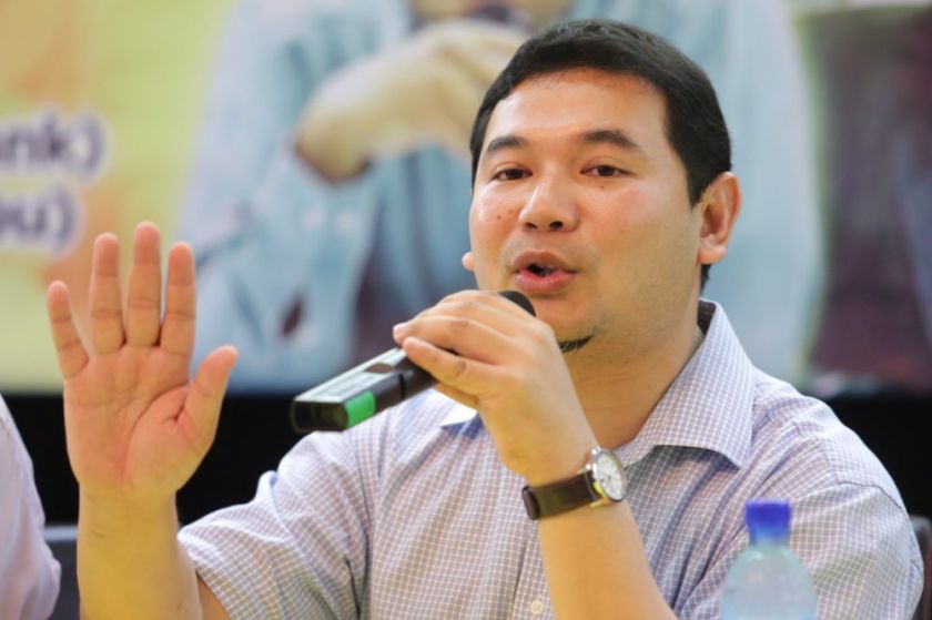 Rafizi Ramli speaks at the launching ceremony of the Persatuan Ummah Sejahtera Malaysia Wilayah Persekutuan and the u00e2u20acu02dcPresident Disayangi PR Dikekaliu00e2u20acu2122 dialogue, September 17, 2014. u00e2u20acu201d Picture by Choo Choy May