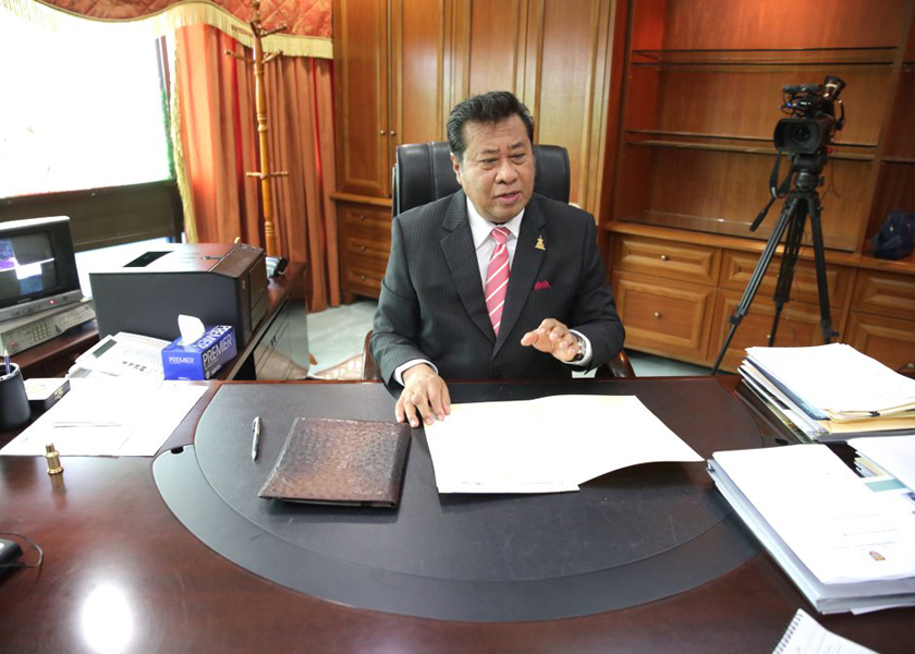 Outgoing MB Tan Sri Khalid at his office on his last day at work, Sept 22, 2014. u00e2u20acu201d Pic by Choo Choy May