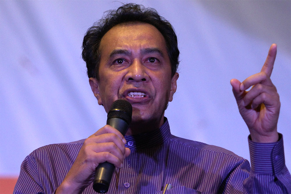 PAS Vice President Datuk Husam Musa gives a speech at the PAS 60th Muktamar in Batu Pahat, September 18, 2014. u00e2u20acu2022 Picture by Yusof Mat Isa