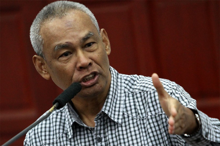 Chairman of Persatuan Rakyat Prihatin Malaysia, former IGP Tan Sri Musa Hassan, giving a speech at u00e2u20acu02dcSeminar Memperkasa Institusi Sultanu00e2u20acu2122 in UiTM Shah Alam, September 13, 2014. u00e2u20acu201d Picture by Yusof Mat Isa
