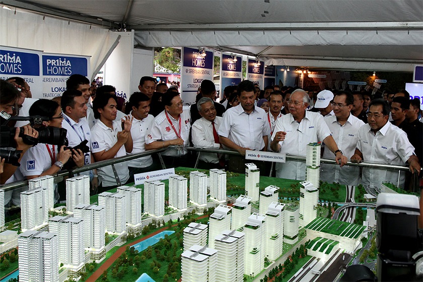 Negri Sembilan Mentri Besar Datuk Seri Mohamad Hasan, Prime Minister Datuk Seri Najib Razak and PR1MA Chairman Tan Sri Jamaluddin Jarjis during the ground-breaking ceremony for PR1MA at Seremban Sentral, September 9, 2014. u00e2u20acu201d Picture by Yusof Mat Isa