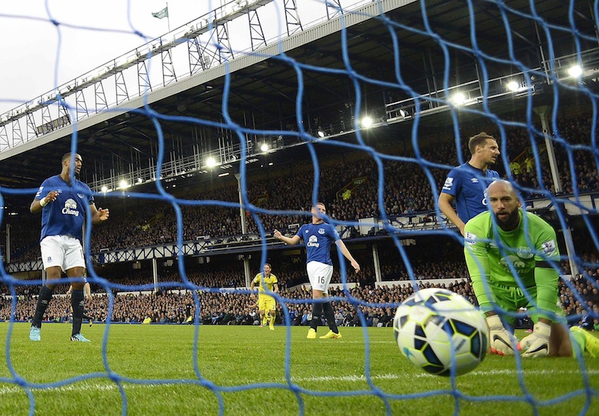 Everton's Tim Howard reacts after Chelsea scored a goal during their English Premier League match at Goodison Park in Liverpool, northern England August 30, 2014. u00e2u20acu201d Reuters pic