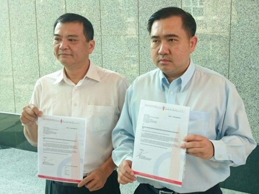 (From left) DAPu00e2u20acu2122s assistant national organising secretary Vincent Wu; national organising secretary Anthony Loke Siew Fook. u00e2u20acu201d Picture by Zurairi AR