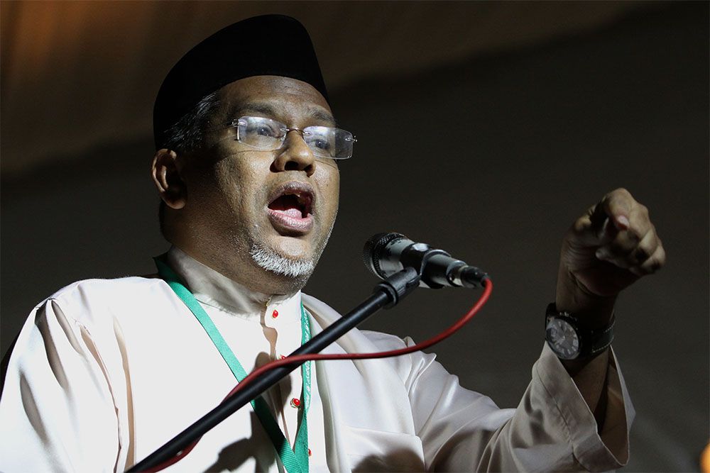 LUHAM bureau chief Hanipa Maidin speaks at the partyu00e2u20acu2122s annual congress in Johor, September 20, 2014. u00e2u20acu201d Picture by Yusof Mat Isa
