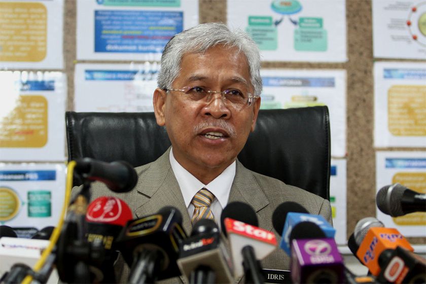 Education Minister II Datuk Seri Idris Jusoh speaks to reporters at Bangunan Lembaga Peperiksaan Malaysia, Putrajaya, September 12, 2014. u00e2u20acu201d Picture by Yusof Mat Isa