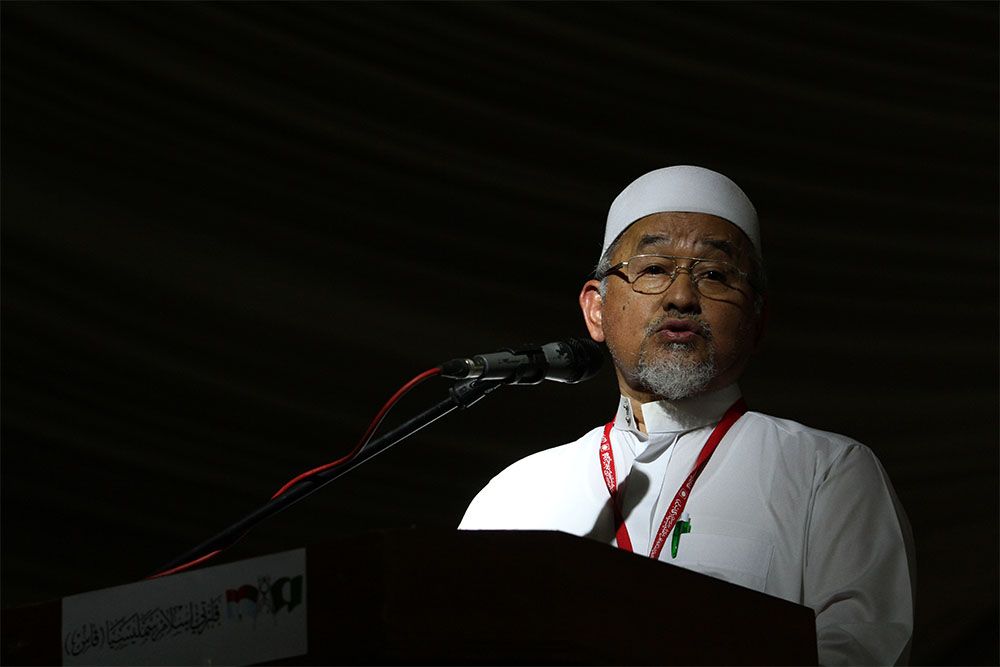 Deputy chief of PAS' syura council, Dato' Dr Mahfodz Mohamed, addressing PAS delegates at the party's annual congress in Johor, September 19, 2014. u00e2u20acu201d Picture by Yusof Mat Isa