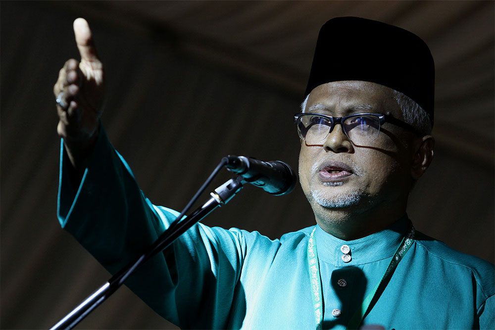 PAS vice president, Mahfuz Omar, addressing PAS delegates at the party's annual congress in Johor, September 19, 2014. u00e2u20acu201d Picture by Yusof Mat Isa