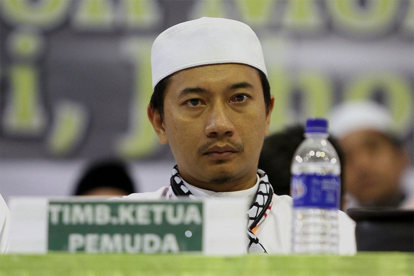 PAS Youth Deputy Chief Muhammad Khalil Abdul Hadi at the partyu00e2u20acu2122s annual meeting at Dewan Choon Moi in Kota Tinggi, September 16, 2014. u00e2u20acu201d Picture by Yusof Mat Isa  